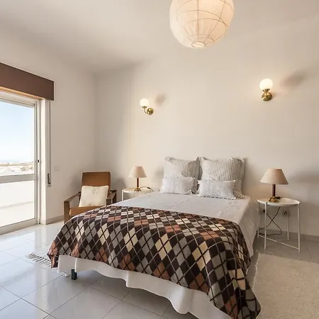 2-bedroom Terrace Flat Apartment *